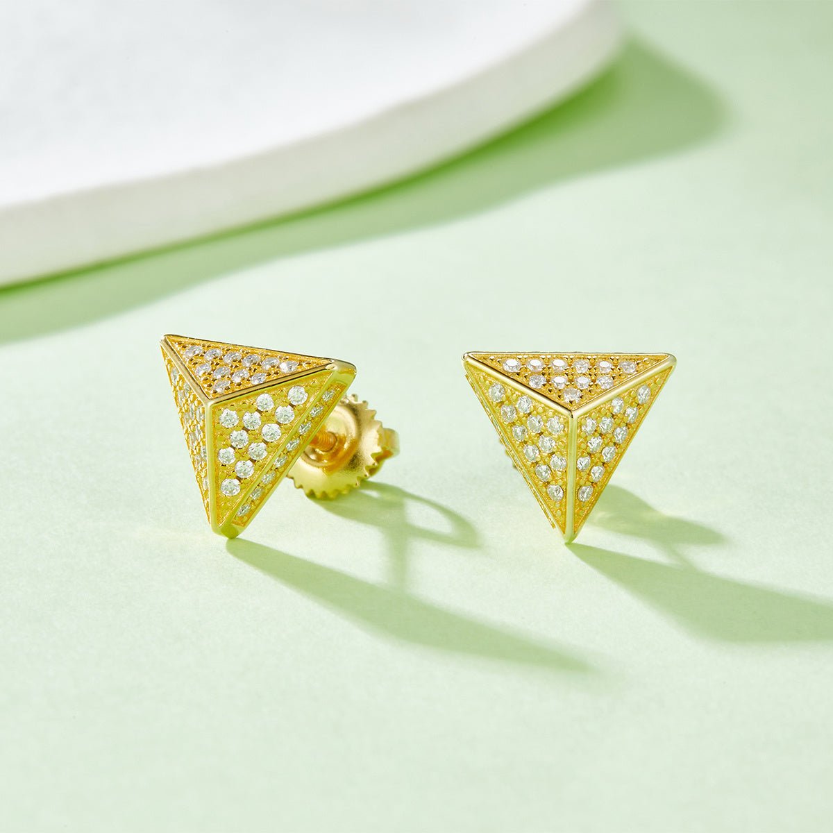 Boucles d'oreilles puces triangulaires S925 en argent sterling, 114 moissanites D VVS1, pyramide 3D, fermoirs à vis hypoallergéniques, certificat GRA, coffret cadeau - IVOIRART.COM