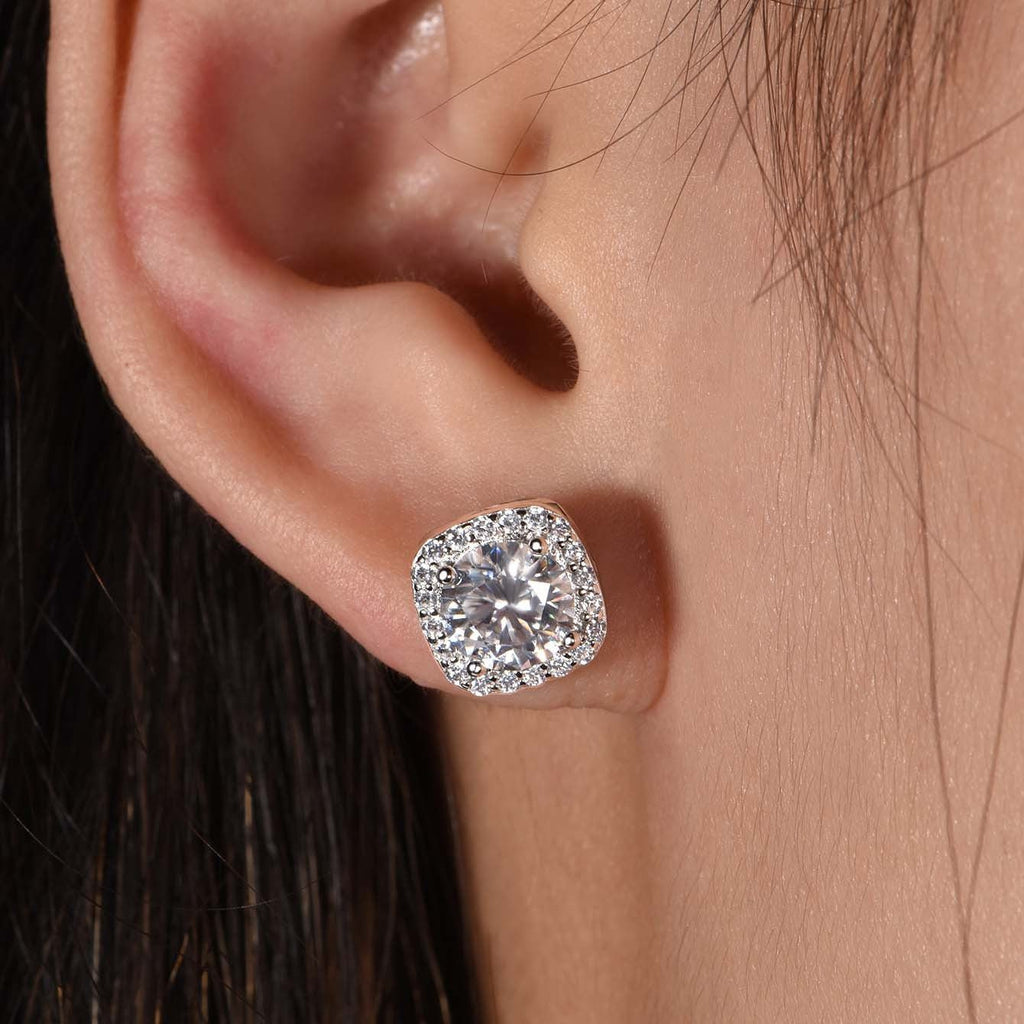 Boucles d'oreilles S925 Argent Cushion Halo Moissanite 7mm D-VVS1 Plaqué Platine. - IVOIRART.COM
