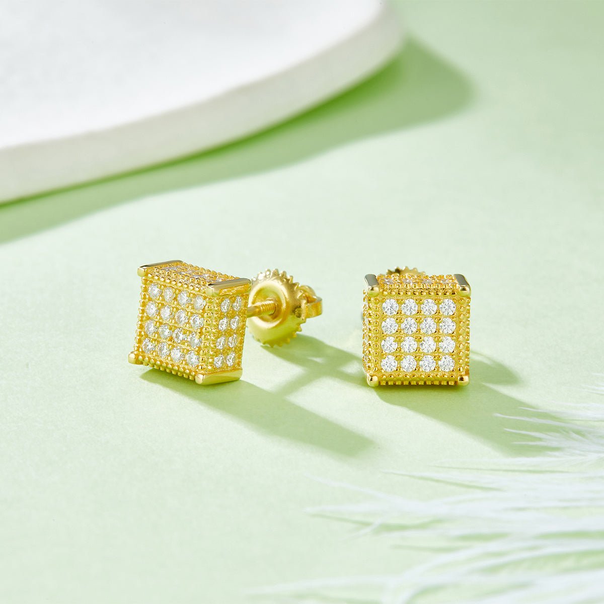 Boucles d’oreilles S925 en argent sterling, 96 moissanites D VVS1, cube 3D 7,6 mm, fermoir à vis hypoallergénique, certificat GRA, coffret cadeau - IVOIRART.COM