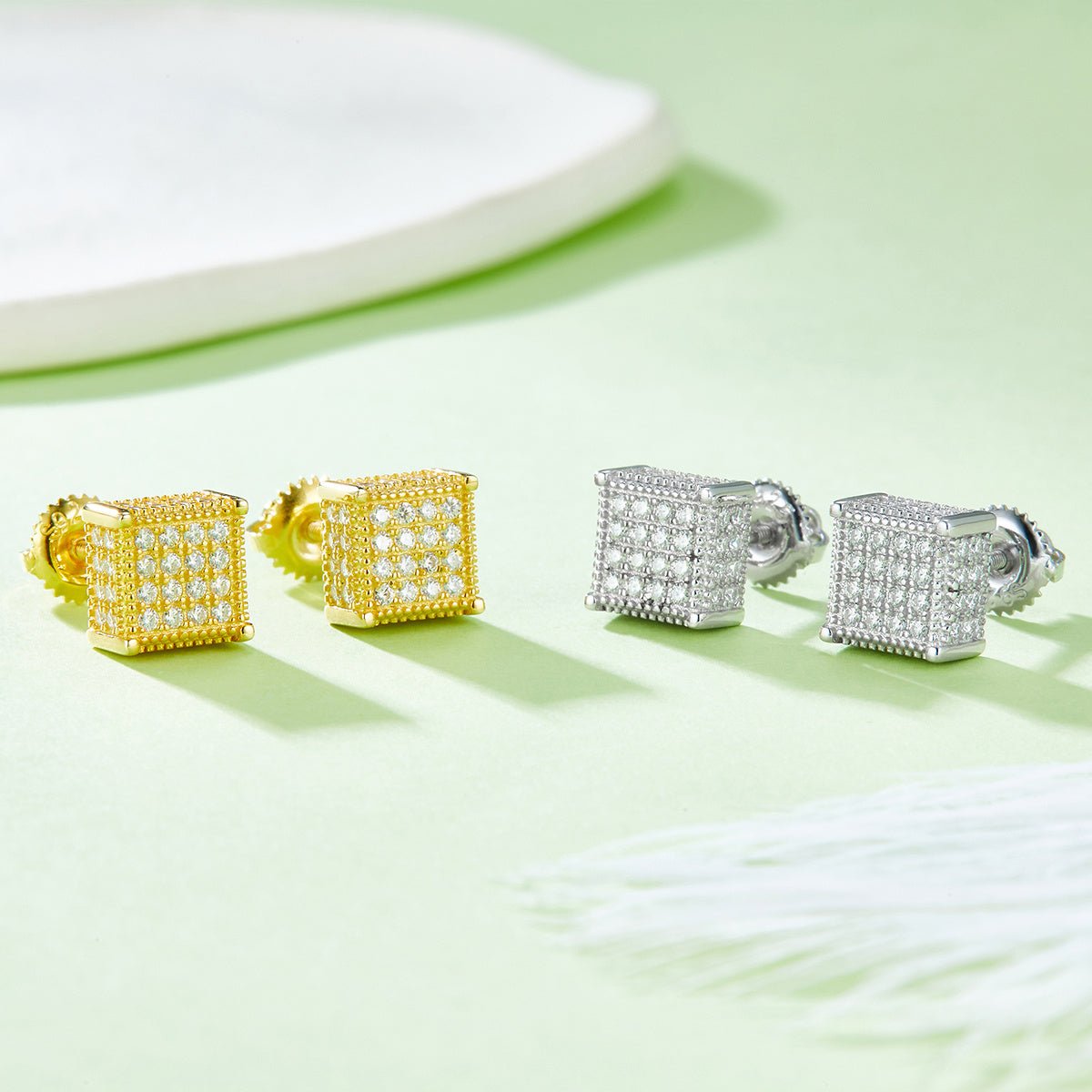 Boucles d’oreilles S925 en argent sterling, 96 moissanites D VVS1, cube 3D 7,6 mm, fermoir à vis hypoallergénique, certificat GRA, coffret cadeau - IVOIRART.COM