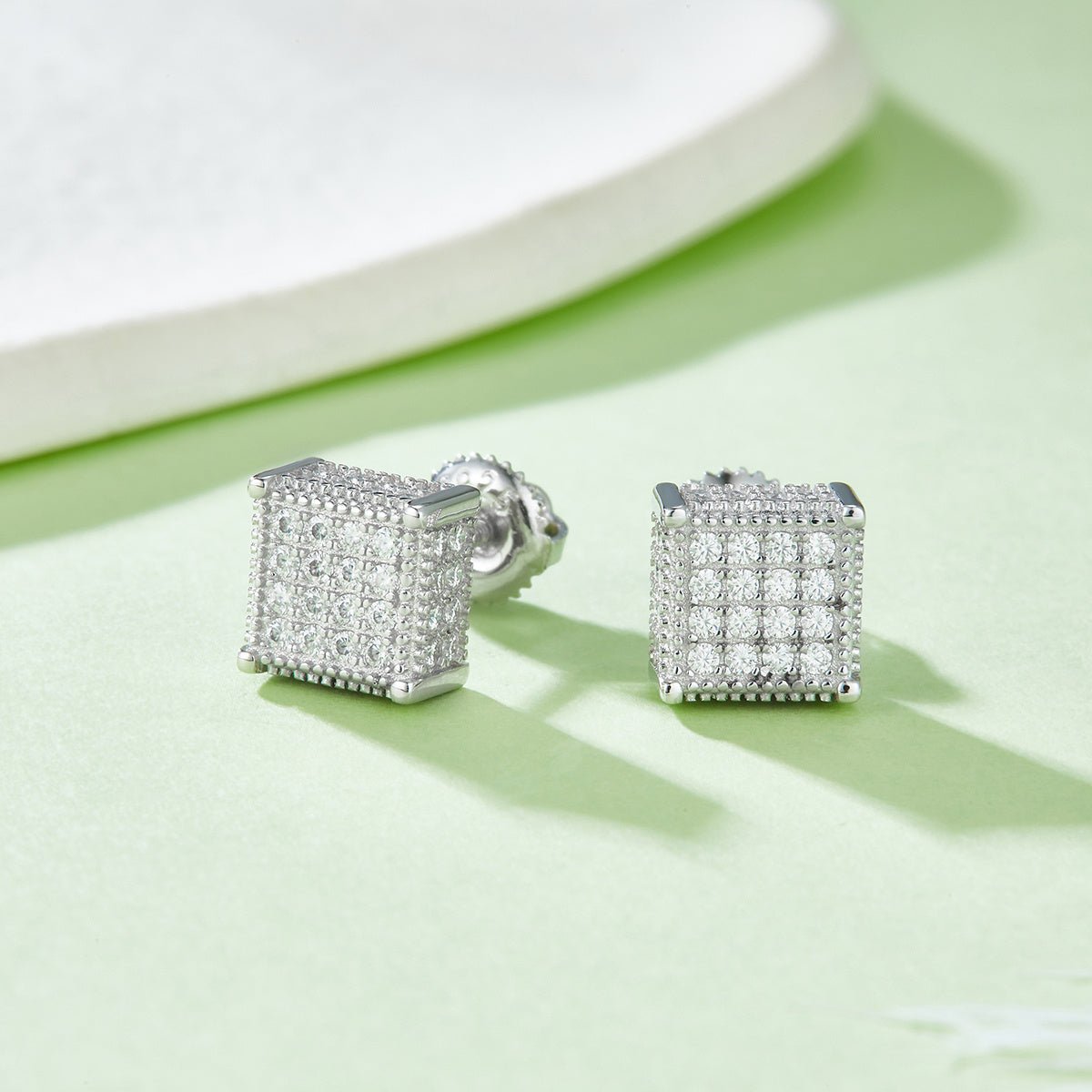 Boucles d’oreilles S925 en argent sterling, 96 moissanites D VVS1, cube 3D 7,6 mm, fermoir à vis hypoallergénique, certificat GRA, coffret cadeau - IVOIRART.COM