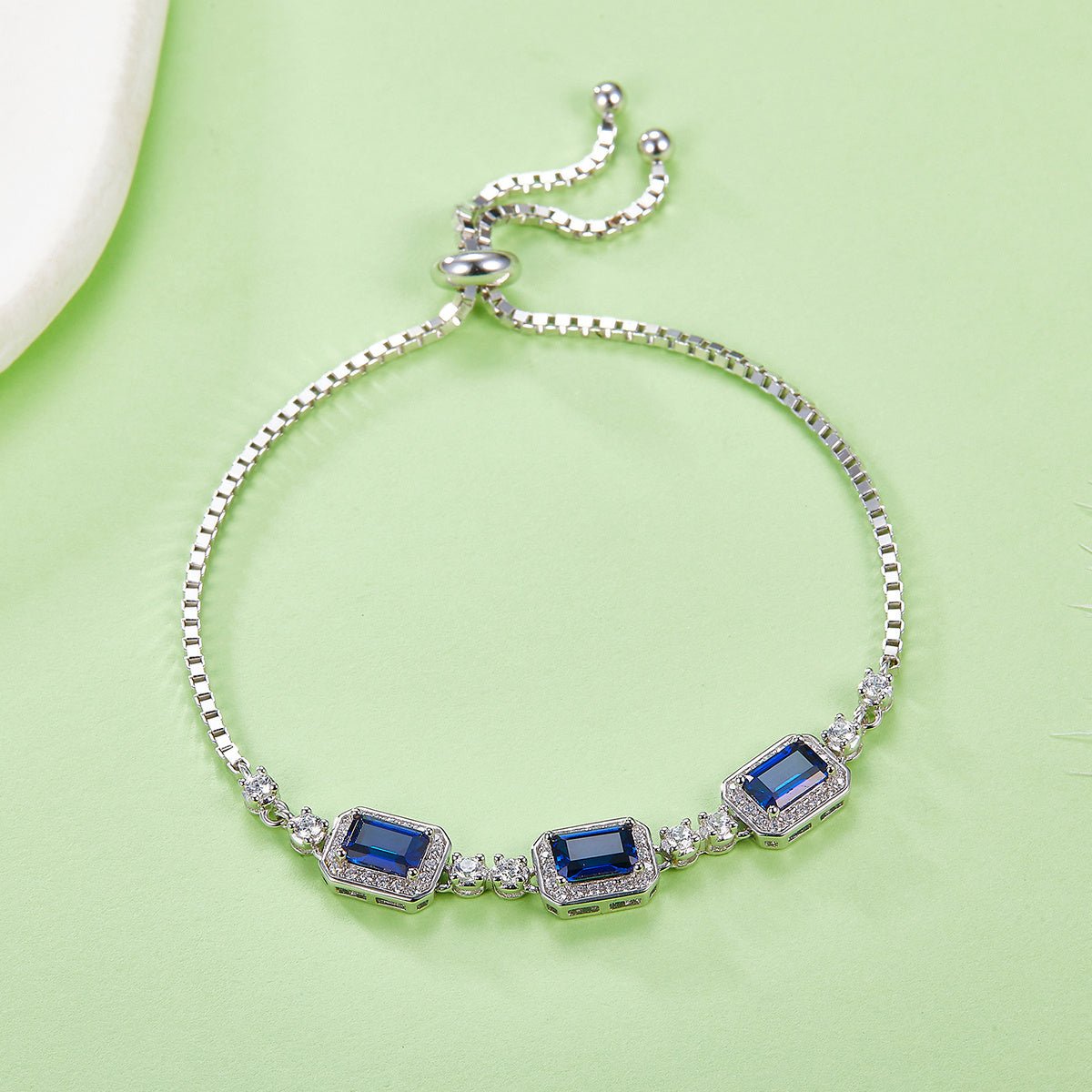 Bracelet bolo réglable Argent S925 plaqué platine 3 pierres émeraude saphir halo - IVOIRART.COM