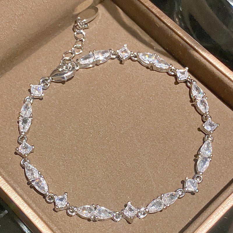 Bracelet coréen rhombe zirconium cubique délicat fait main jonc artisanal chic - IVOIRART.COM