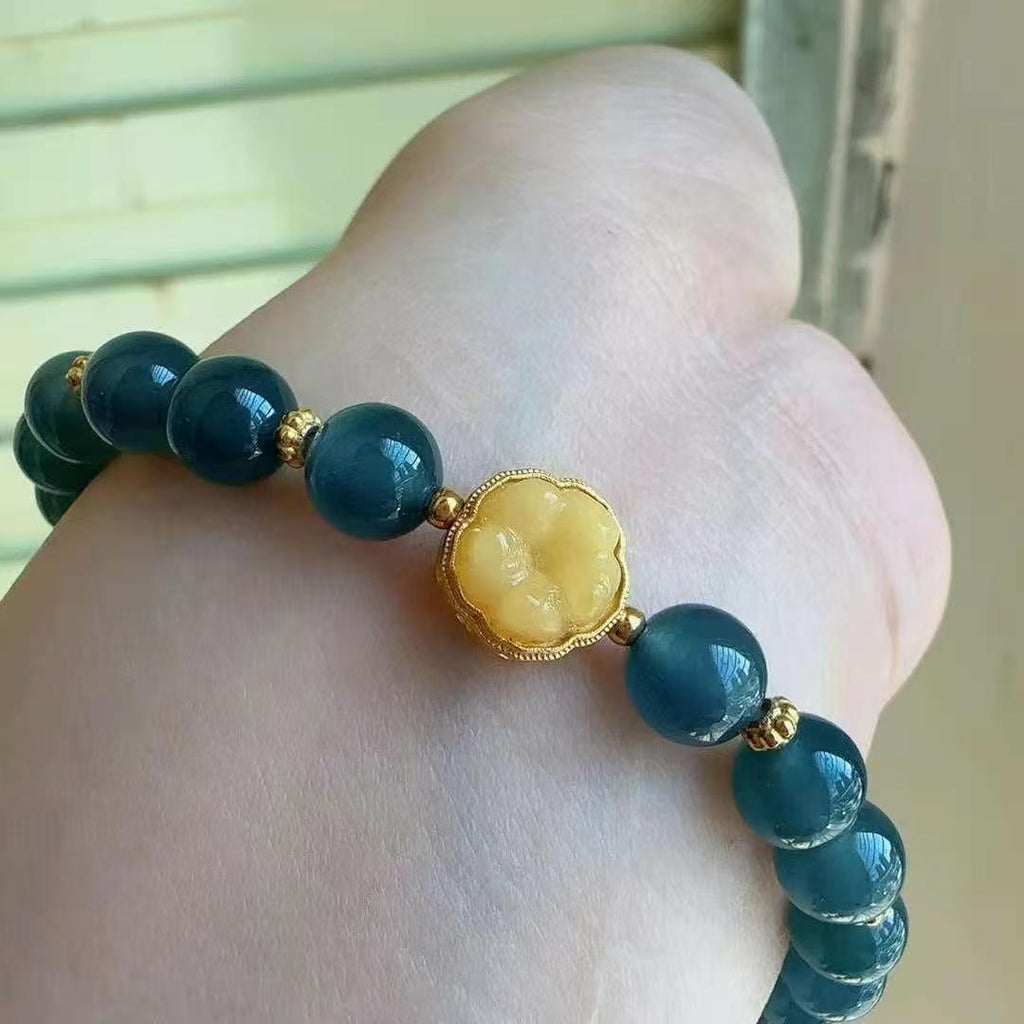 Bracelet Designer en Jadeite Grade A naturel, Rangée Unique, Chat Porte-Bonheur. - IVOIRART.COM
