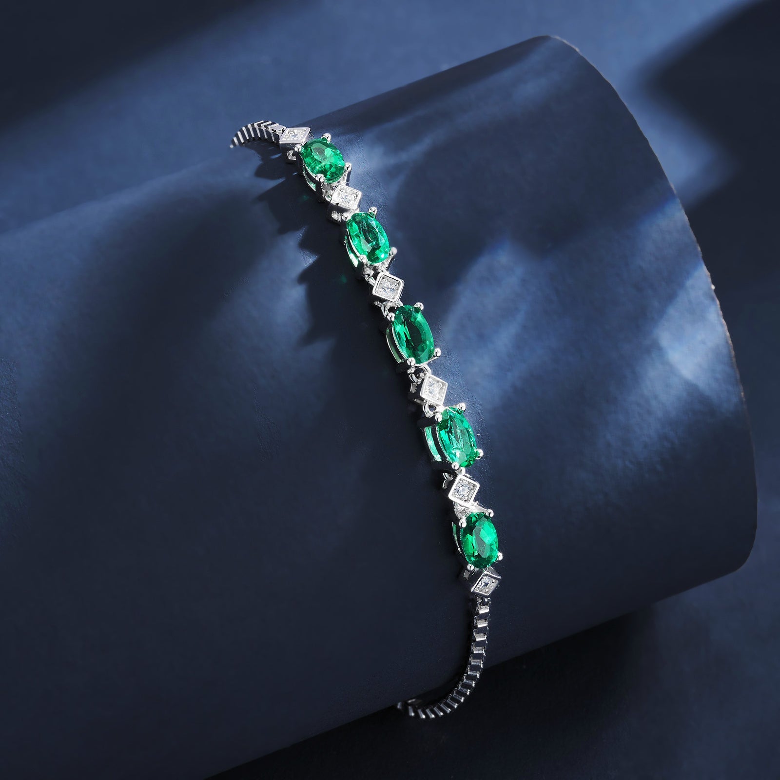 Bracelet en argent sterling S925 avec émeraude synthétique ovale, 21 cm ajustable, plaqué platine, coffret cadeau - IVOIRART.COM