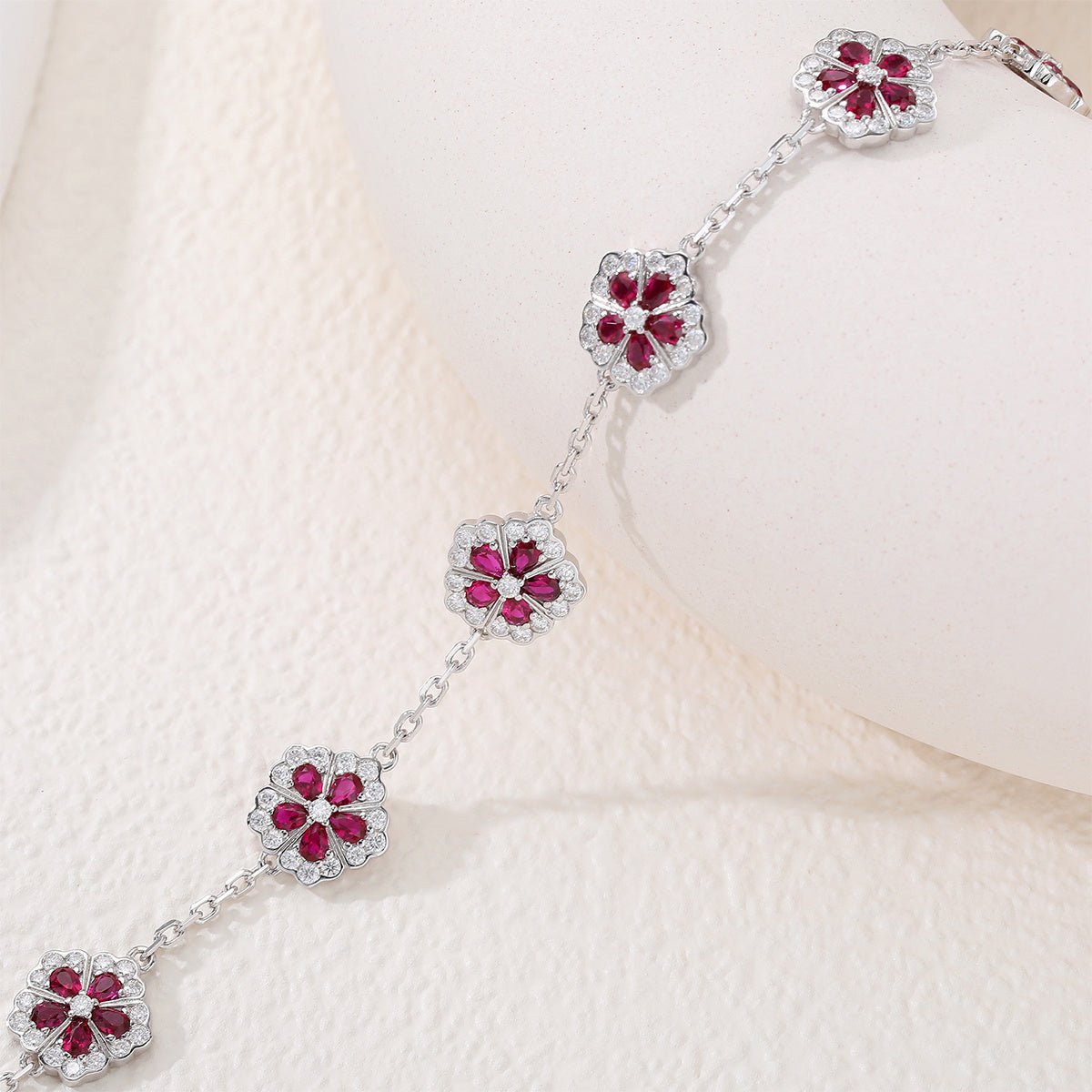 Bracelet Fleur en Argent Sterling S925, Gemmes Rouges Synthétiques, 16 cm, Plaqué Platine, Moissanite D Couleur VVS1 Certifiée GRA, Coffret Cadeau - IVOIRART.COM