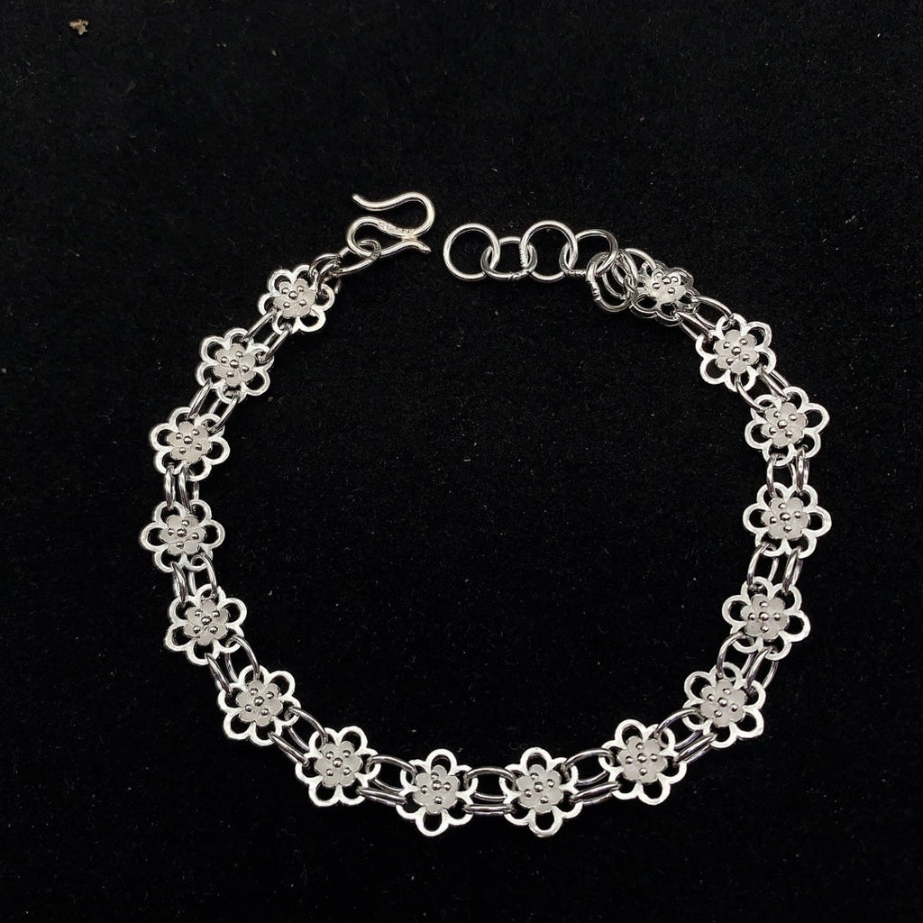 Bracelet Fleur Relié en Argent Sterling 999, Élégant et Doux, Cadeau Idéal Anniversaire & Fêtes - IVOIRART.COM