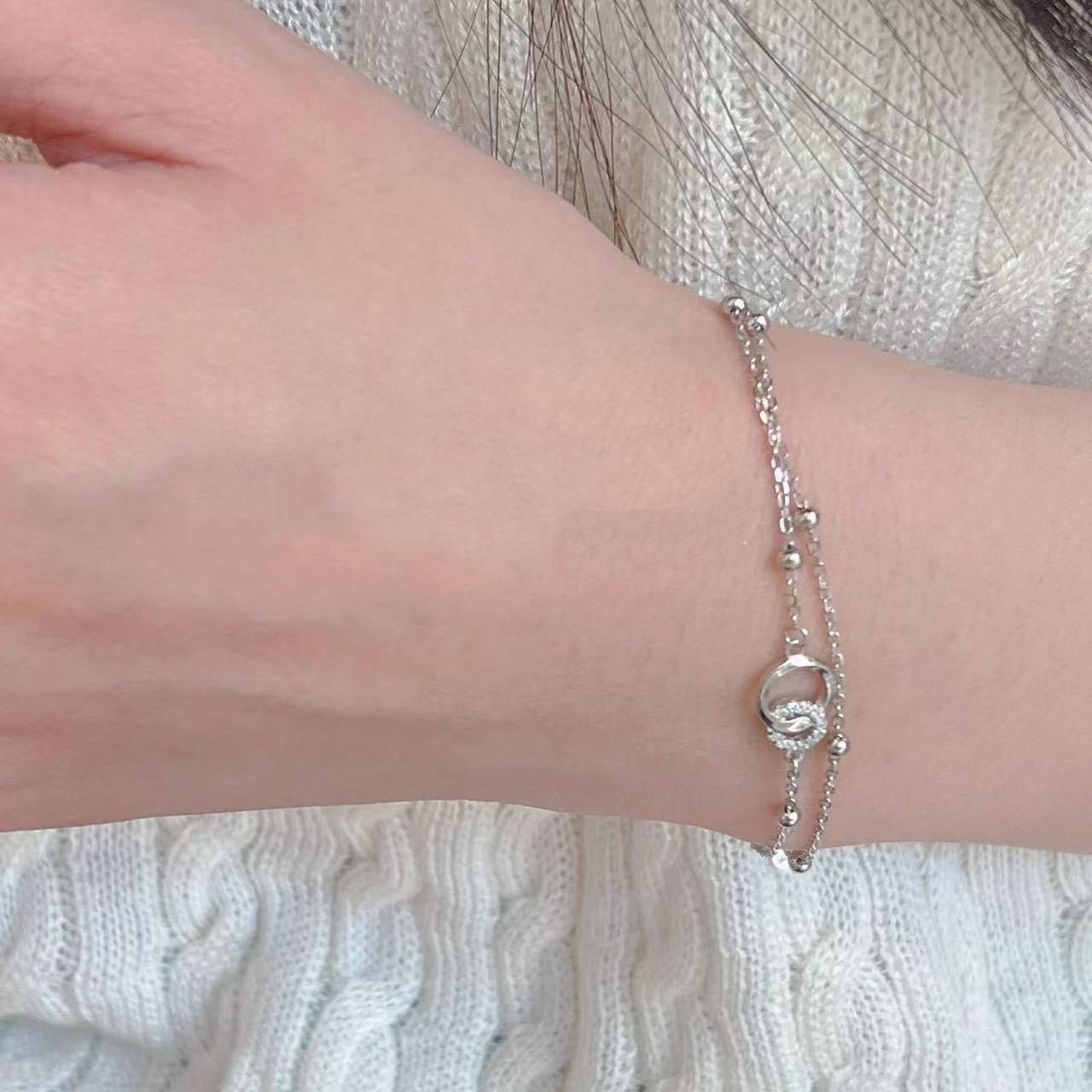 Bracelet Infini Mobius en Argent Sterling 999, Style Élégant et Tendance, Cadeau Idéal Anniversaire - IVOIRART.COM