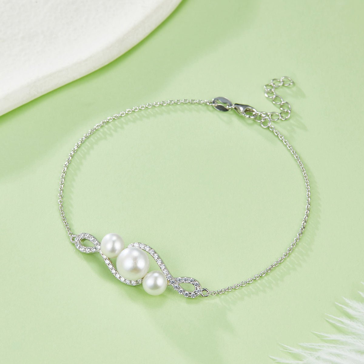 Bracelet pour Femme en Argent Sterling S925, Perles d'Eau Douce Naturelles, Design Infini Pavé, 3 g, Plaqué Platine, Chaînette d'Extension, Coffret Cadeau - IVOIRART.COM