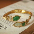 Bracelet vintage vert unique au style géométrique gravé, finition dorée élégante - IVOIRART.COM