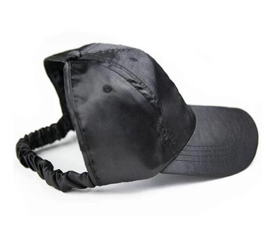 Casquette pour Femmes en Satin, Dos Nu avec Ouverture pour Queue de Cheval Ajustable - IVOIRART.COM