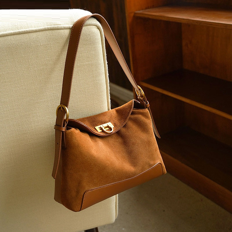 Sac cabas pour femme en daim sophistiqué avec une allure haut de gamme