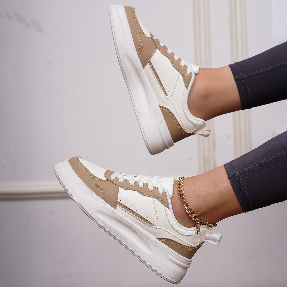 Chaussures décontractées compensées pour femme, rehaussant la stature avec style - IVOIRART.COM