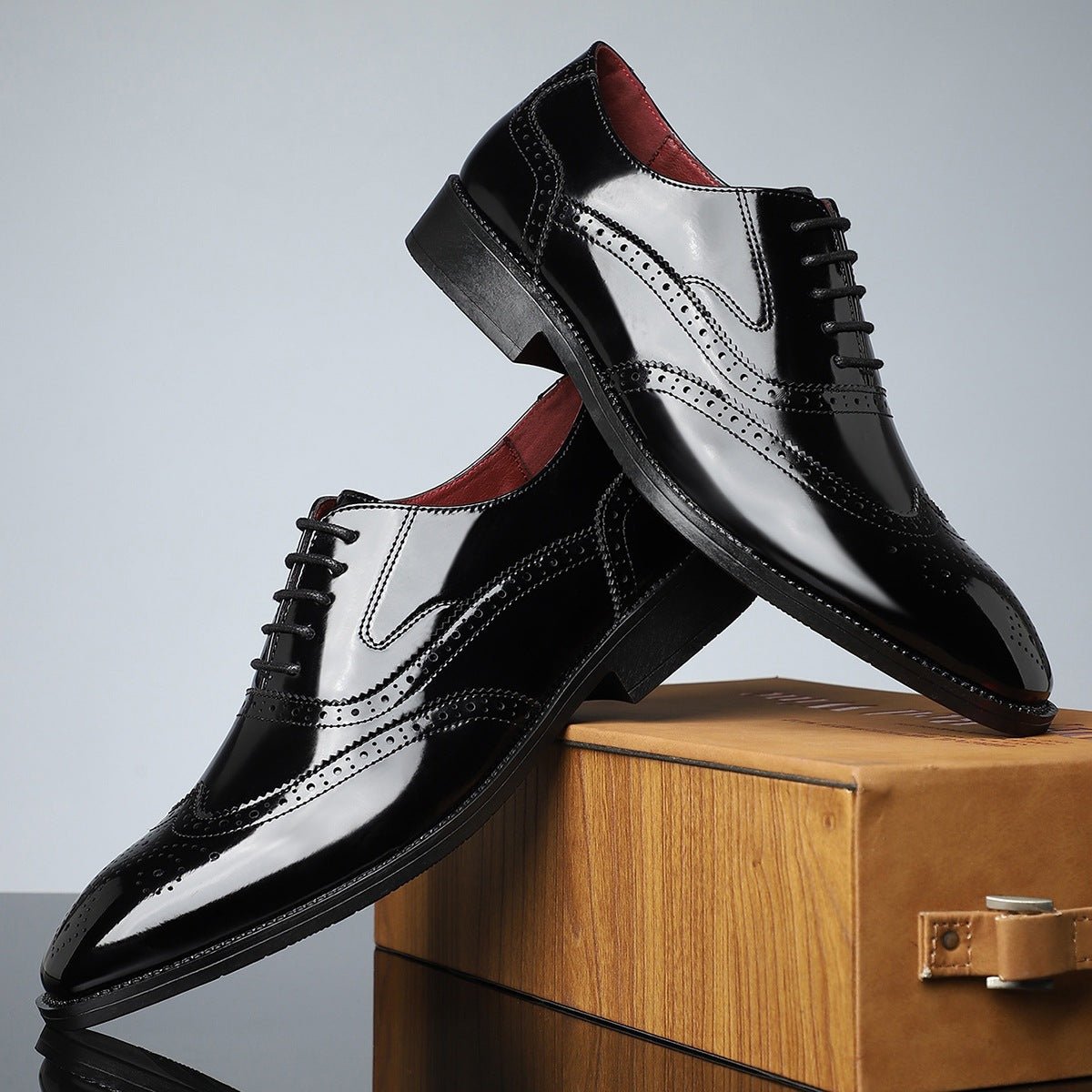 Chaussures homme style britannique business formelles à bout pointu et lacées . - IVOIRART.COM