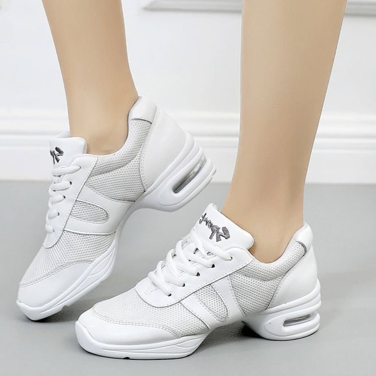 Chaussures Modernes Blanches pour Femmes, parfaites pour la Danse et l'Élégance - IVOIRART.COM