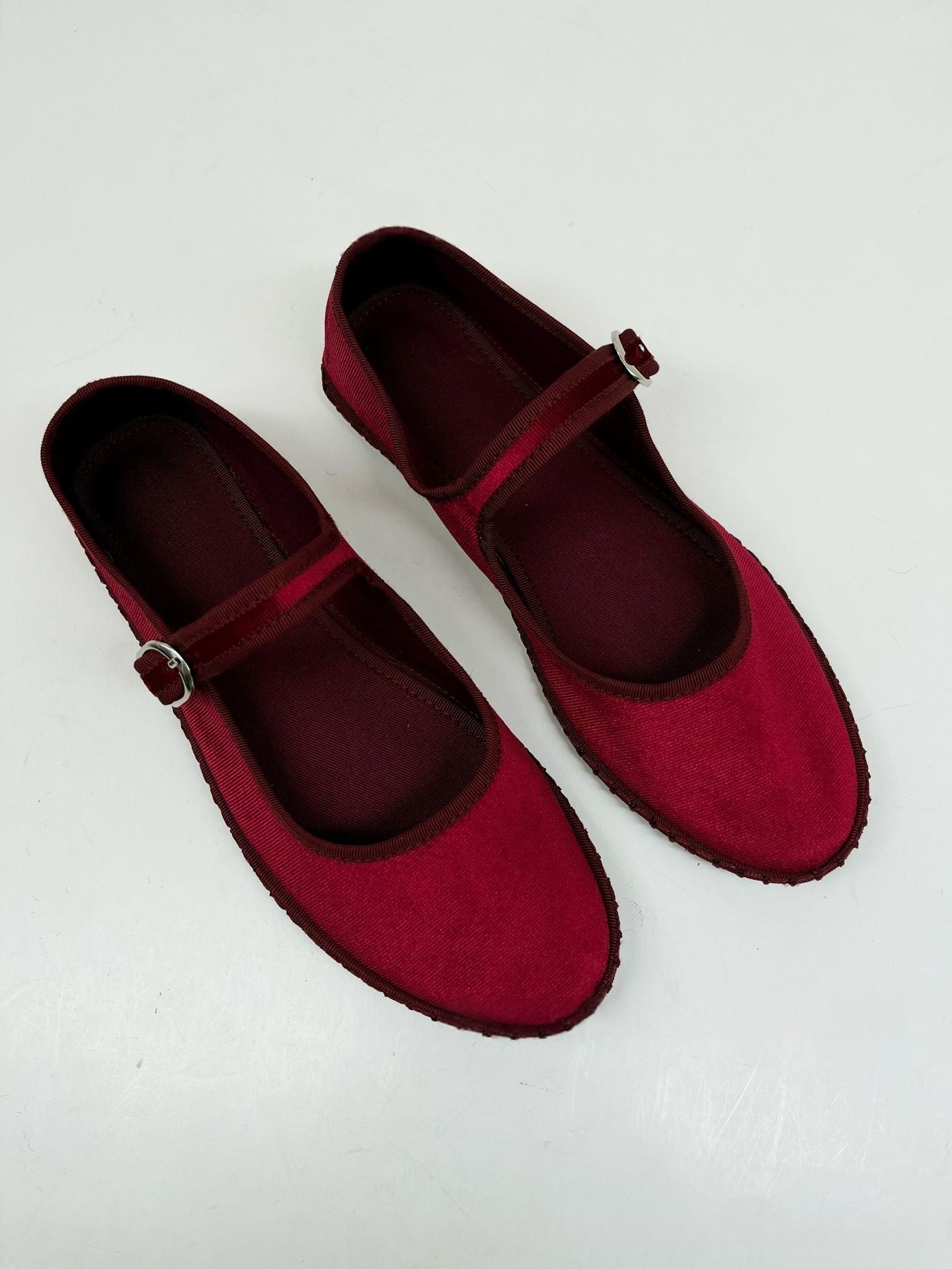 Chaussures Velours Femme à Semelle Plate et Bout Pointu Élégantes et Confortables - IVOIRART.COM