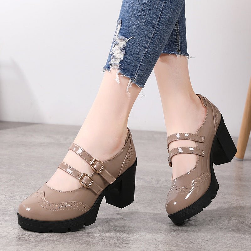 Chunky-heeled Patent Leather Wedge Sandals With A Strap-and-buckle Closure - IVOIRART.COM
