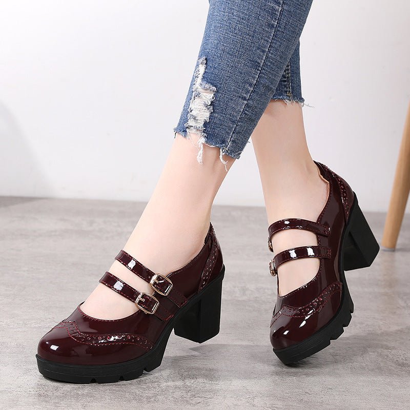 Chunky-heeled Patent Leather Wedge Sandals With A Strap-and-buckle Closure - IVOIRART.COM