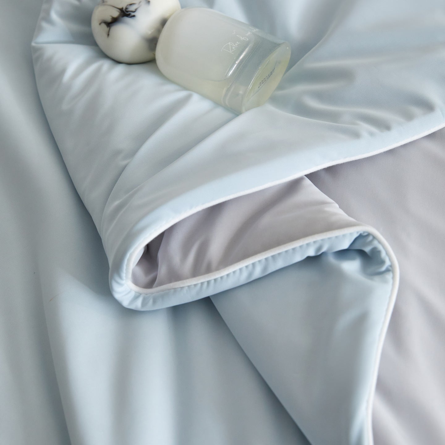 Class A Ultra-soft Soybean Fiber Summer Quilt Nylon-spandex Cool-touch Silk Summer Cooling Quilt - IVOIRART.COM
