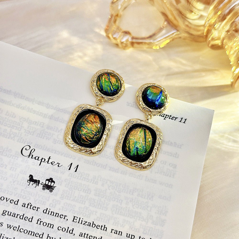 Clous d'oreilles émaillés fleurs rétro — Élégance vintage légère et polyvalente. - IVOIRART.COM