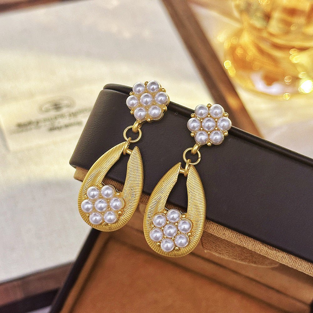 Clous d'oreilles émaillés fleurs rétro — Élégance vintage légère et polyvalente. - IVOIRART.COM