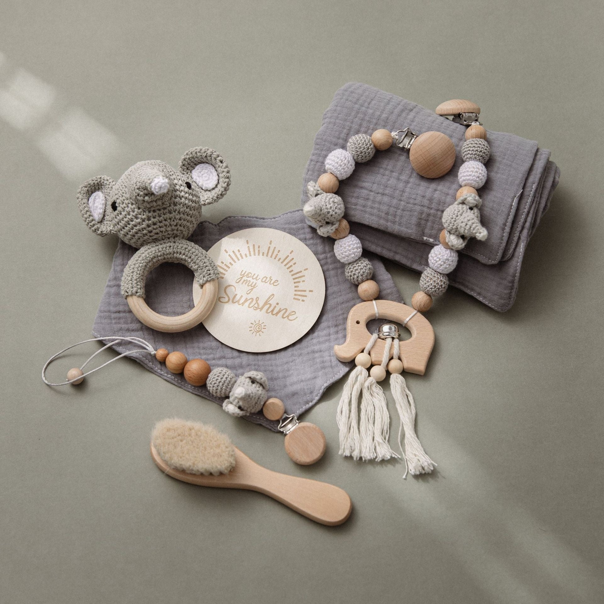 Coffret Cadeau Bébé Complet Nouveau - né - Ensemble Vêtements et Accessoires pour Premier Mois - IVOIRART.COM