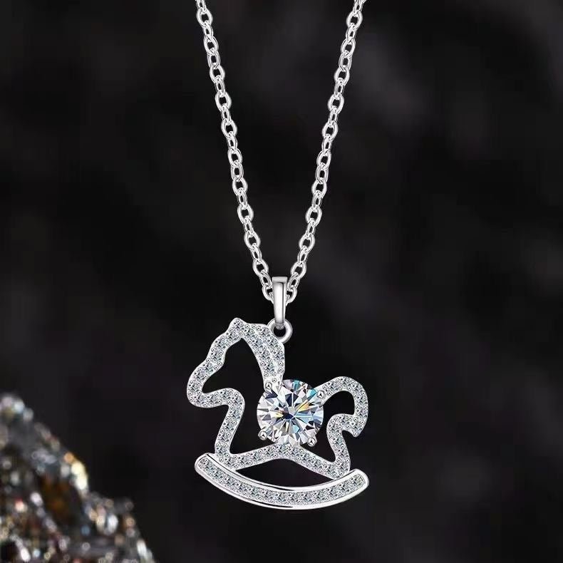 Collier Cheval à Bascule Creux en Argent Sterling 999, Élégant et Tendance, Cadeau Idéal Anniversaire et Fêtes - IVOIRART.COM