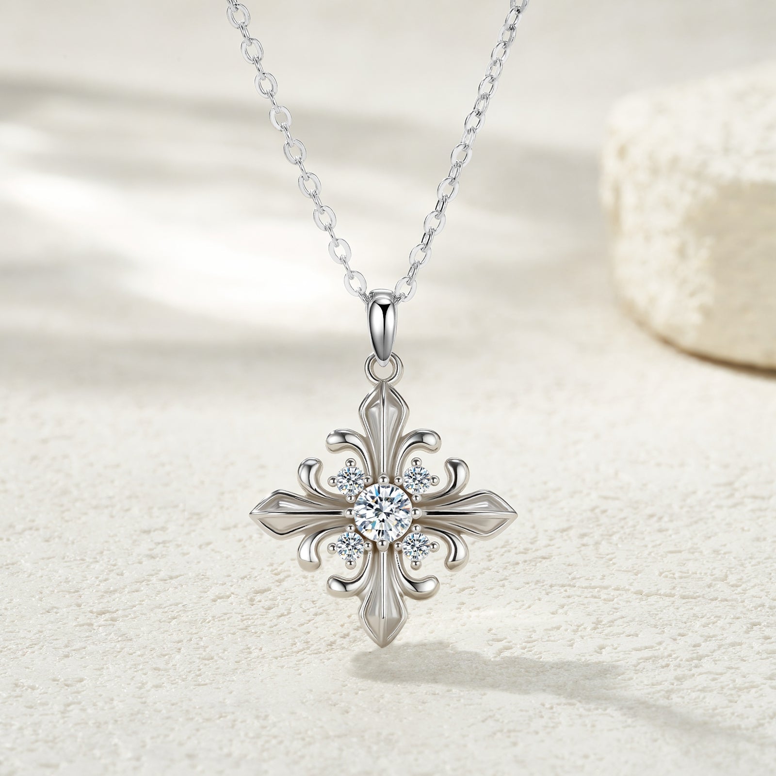 Collier Croix Fleur en Argent Sterling S925 avec Moissanite 0,3 ct D Couleur VVS1, 40 cm, Plaqué Platine, Certifié GRA avec Coffret Cadeau - IVOIRART.COM