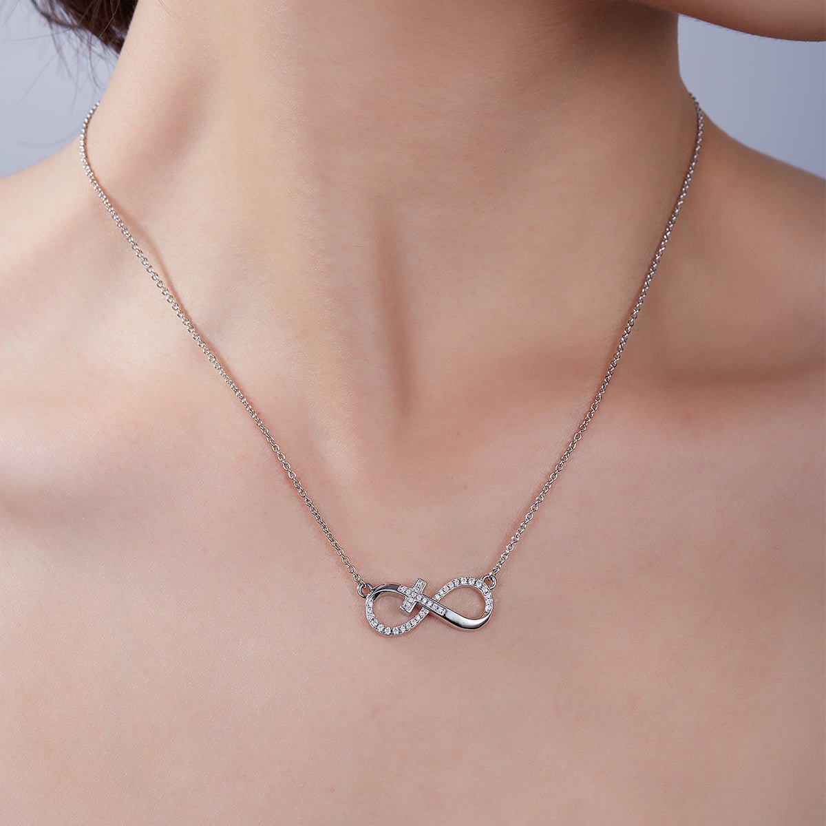 Collier Croix Infinie en Argent Sterling S925 3,7g 45cm, Pendentif Moissanite 36 Pierres avec Certificat GRA, Plaqué Platine, Coffret Cadeau - IVOIRART.COM
