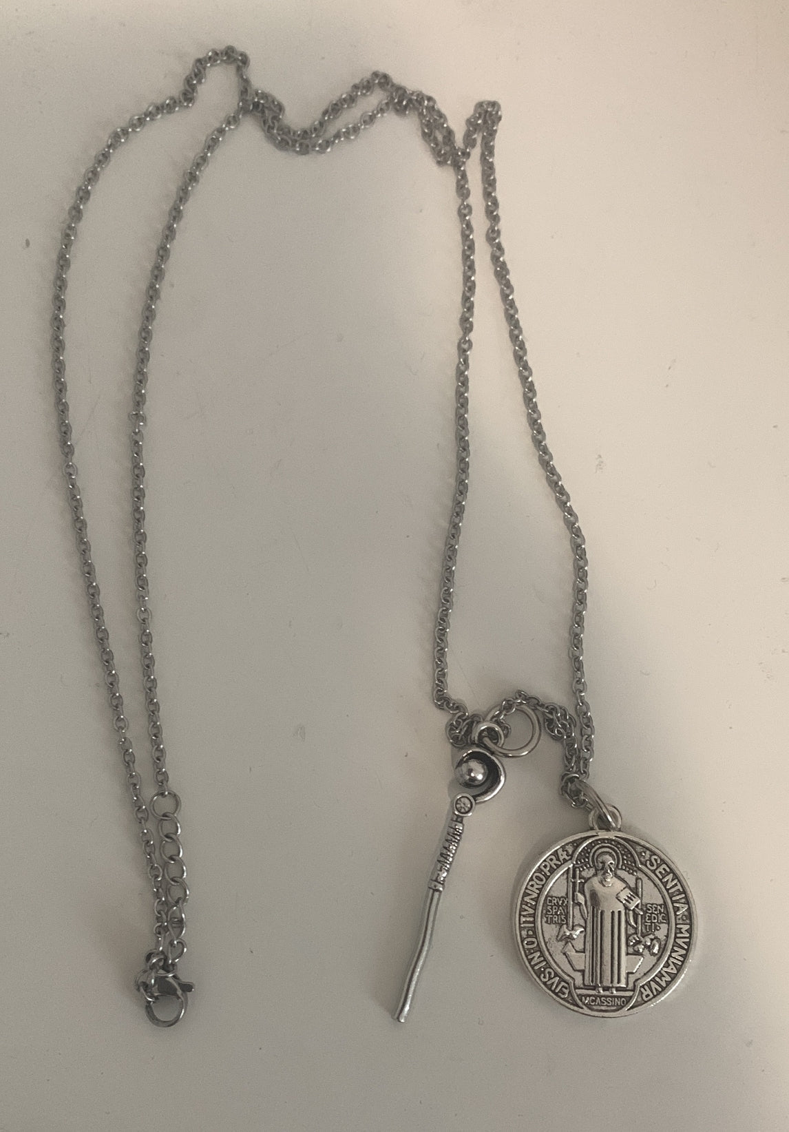 Collier de Foi Mythologie Occidentale avec Bouclier de Protection 65 cm - IVOIRART.COM