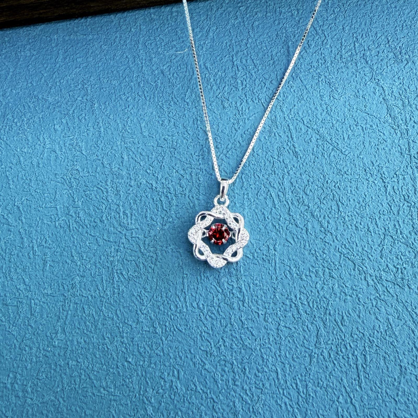 Collier en Argent 999 à Motif Floral, Chaîne Torsadée pour Clavicule, Bijou Luxueux et Élégant pour Femmes, Nouvelle Collection - IVOIRART.COM