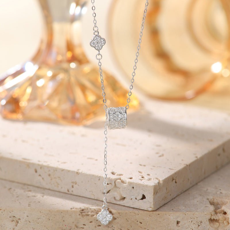 Collier en Argent 999 Finesse, Forme Taille de Taille, Chaîne Claviculaire à Pompon, Bijou de Mode Luxe Discret - IVOIRART.COM