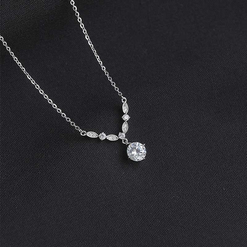 Collier en argent sterling 999 en V orné de zircon, style raffiné et luxueux, cadeau idéal pour anniversaire et anniversaire de mariage - IVOIRART.COM