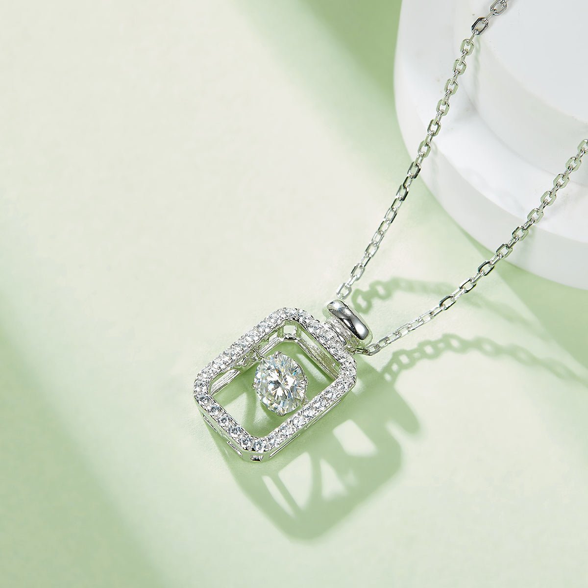 Collier Moissanite Rectangle 0,5 ct en Argent Sterling S925, 45 cm, Plaqué Platine, Bordure Pavée, Certifié GRA, Coffret Cadeau - IVOIRART.COM