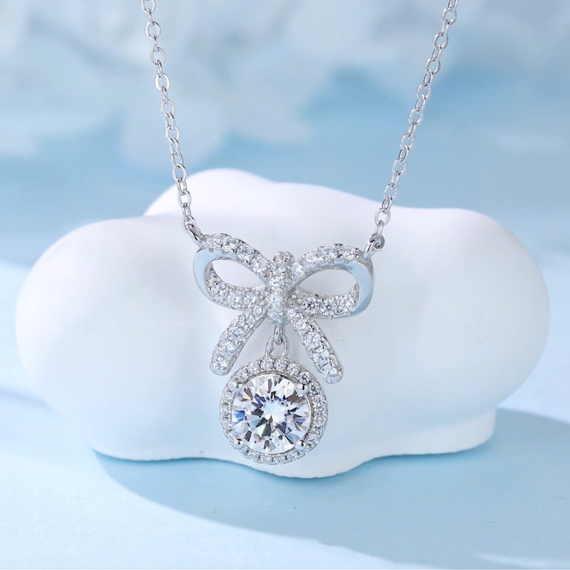 Collier Nœud Papillon Moissanite 1ct D VVS1 Argent Sterling S925 Plaqué Or Platine 45cm + Coffret Certifié GRA - IVOIRART.COM