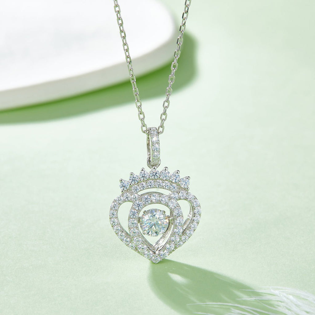 Collier Pendentif Couronne Cœur Moissanite 0,5ct D VVS1 Argent 925 Plaqué Platine 45cm Certifié GRA Coffret Cadeau - IVOIRART.COM