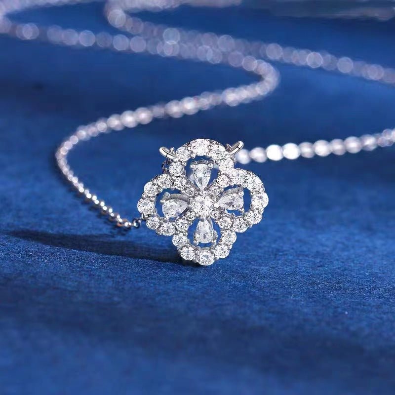 Collier Pendentif Trèfle à Quatre Feuilles en Argent S925, Zircon Cubique Pavé, Chaîne Clavicule Style Coréen, Bijoux de Luxe Uniques - IVOIRART.COM