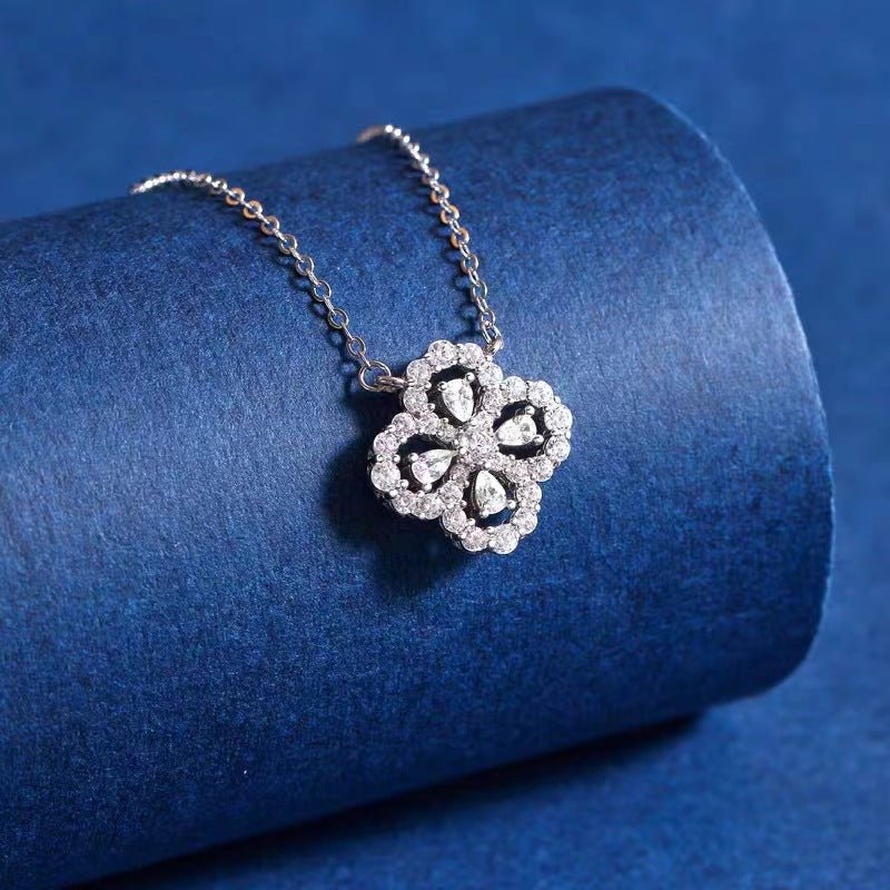 Collier Pendentif Trèfle à Quatre Feuilles en Argent S925, Zircon Cubique Pavé, Chaîne Clavicule Style Coréen, Bijoux de Luxe Uniques - IVOIRART.COM