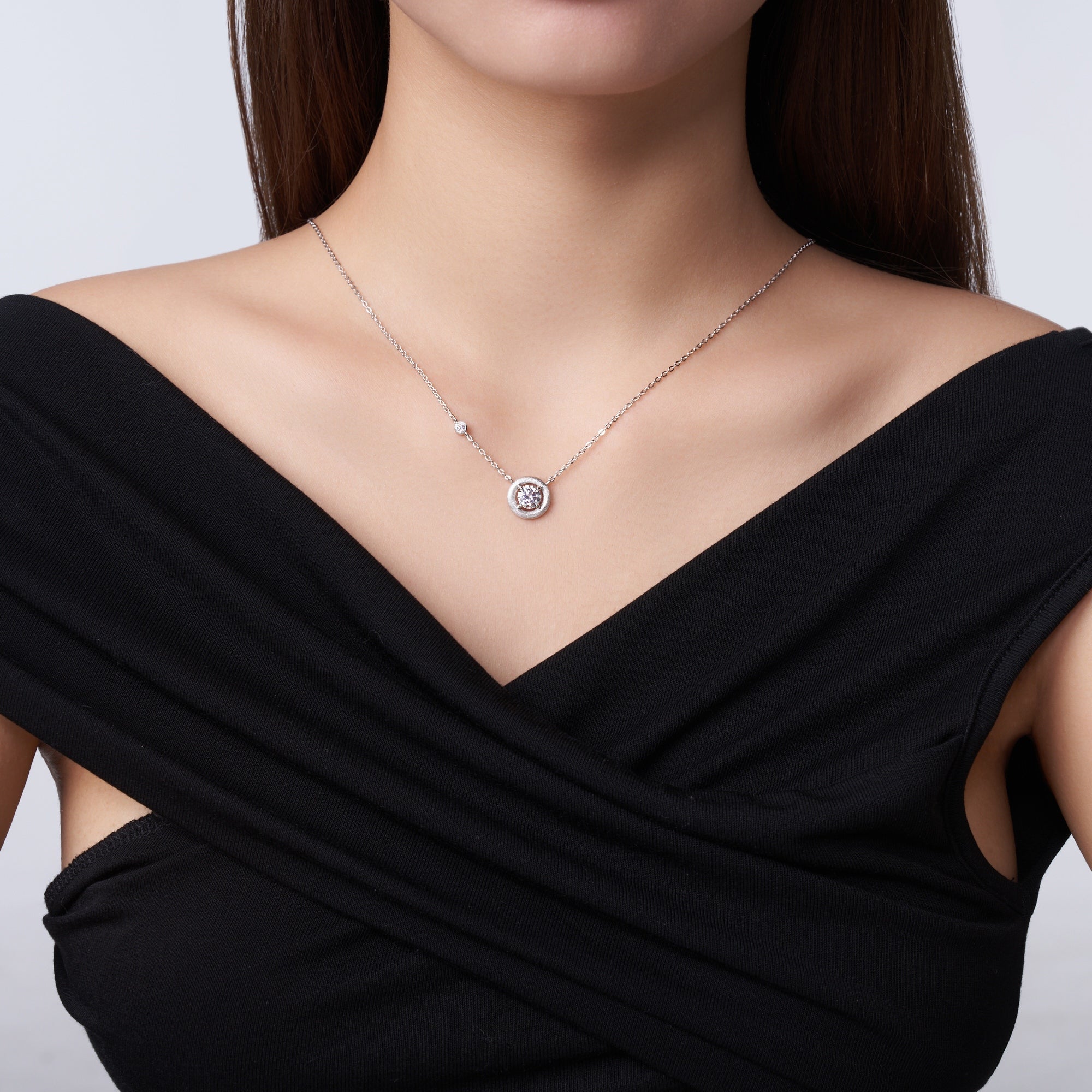 Collier pour Femmes en Argent S925 avec Moissanite D Couleur VVS1 Taille Ronde - IVOIRART.COM