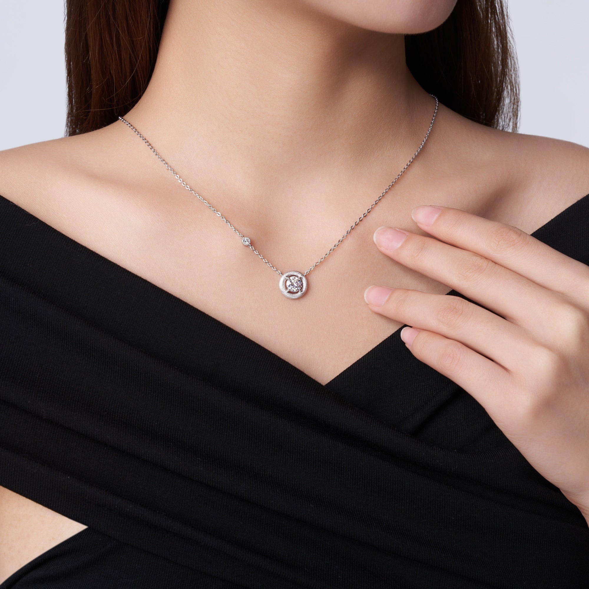 Collier pour Femmes en Argent S925 avec Moissanite D Couleur VVS1 Taille Ronde - IVOIRART.COM
