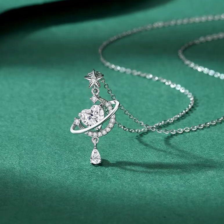 Collier Rêveur Lune & Cœur en Argent Sterling S999 pour Femmes, Chaîne Claviculaire Élégante et Polyvalente d'Été - IVOIRART.COM