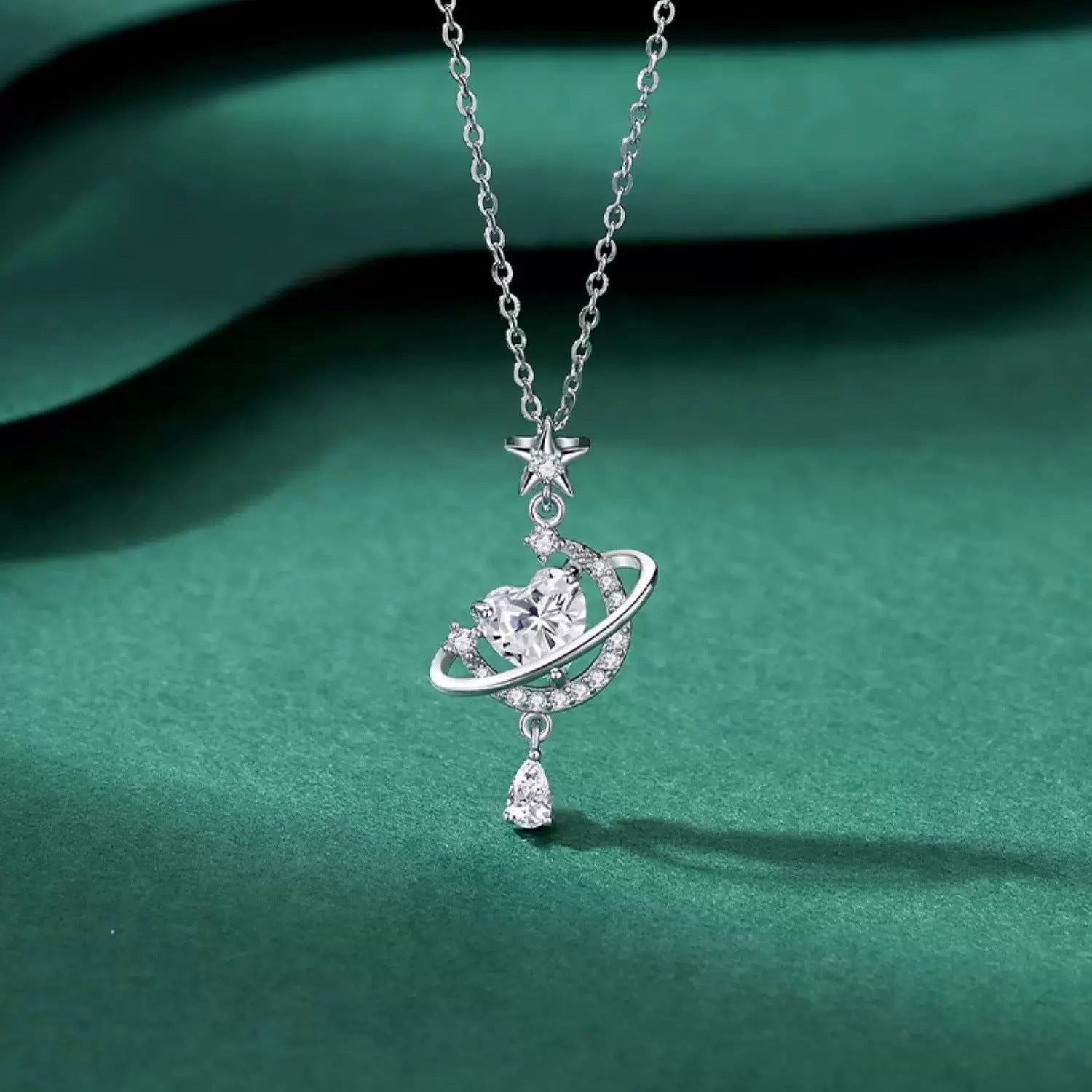 Collier Rêveur Lune & Cœur en Argent Sterling S999 pour Femmes, Chaîne Claviculaire Élégante et Polyvalente d'Été - IVOIRART.COM
