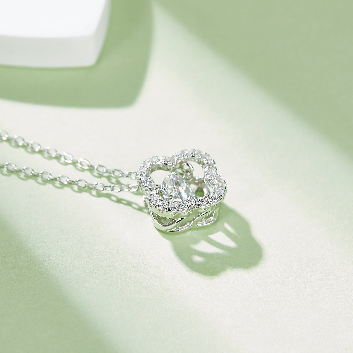 Collier Trèfle à Quatre Feuilles Moissanite 0,5ct D VVS1 en Argent S925 Plaqué Platine 45cm - IVOIRART.COM