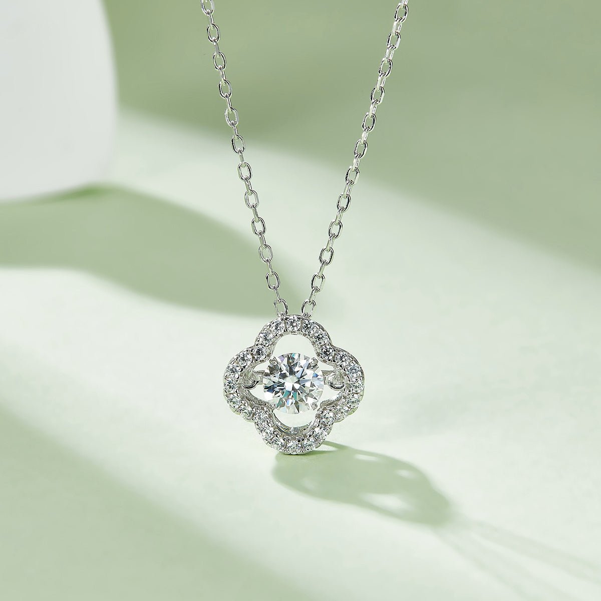 Collier Trèfle à Quatre Feuilles Moissanite 0,5ct D VVS1 en Argent S925 Plaqué Platine 45cm - IVOIRART.COM
