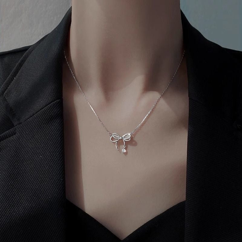 Collier Unique en Argent 999 Noeud Papillon & Zirconia, Élégant et Tendance, Cadeau Idéal Anniversaire et Saint - Valentin - IVOIRART.COM