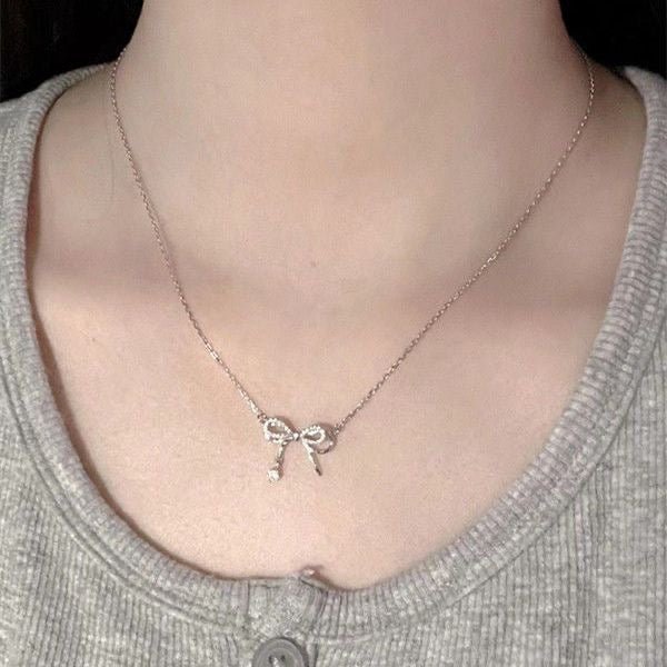 Collier Unique en Argent 999 Noeud Papillon & Zirconia, Élégant et Tendance, Cadeau Idéal Anniversaire et Saint - Valentin - IVOIRART.COM