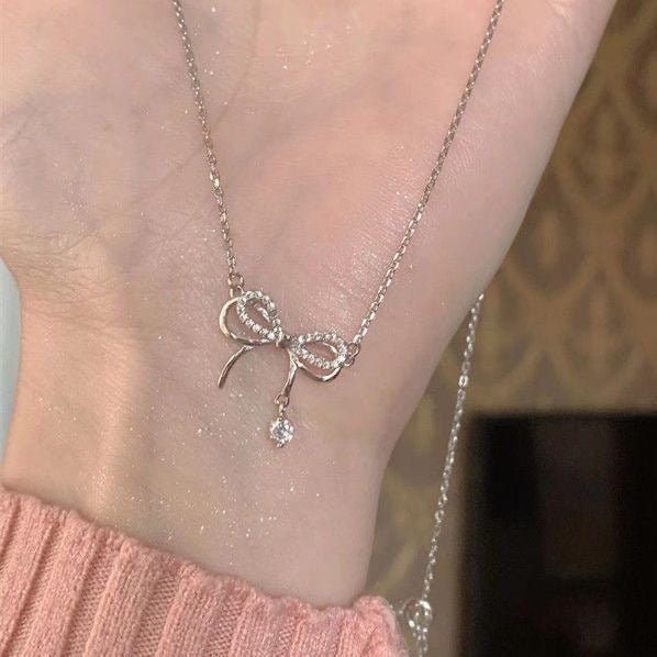 Collier Unique en Argent 999 Noeud Papillon & Zirconia, Élégant et Tendance, Cadeau Idéal Anniversaire et Saint - Valentin - IVOIRART.COM
