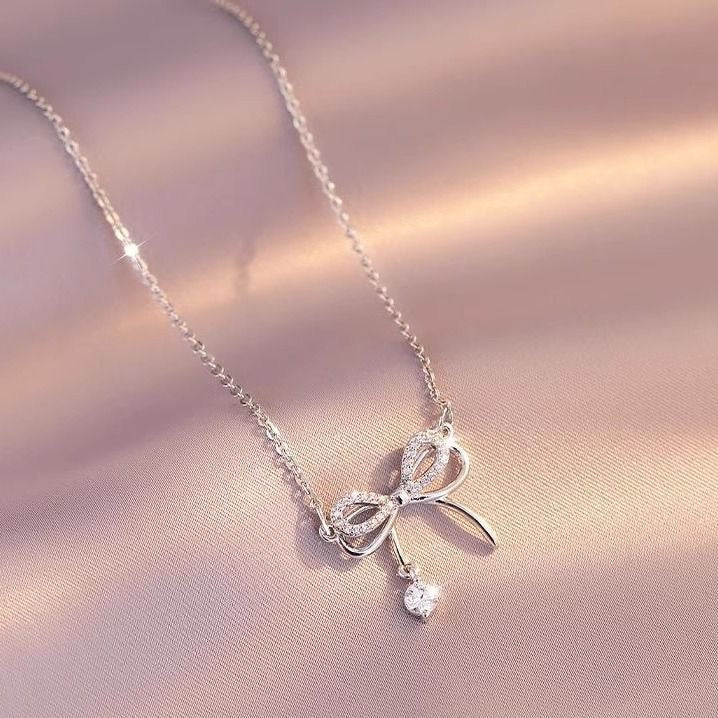 Collier Unique en Argent 999 Noeud Papillon & Zirconia, Élégant et Tendance, Cadeau Idéal Anniversaire et Saint - Valentin - IVOIRART.COM