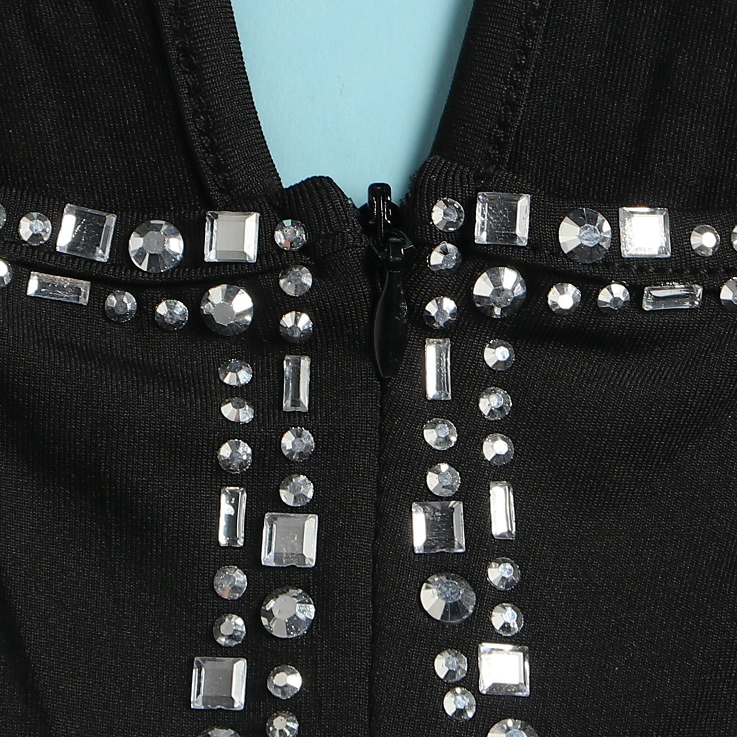 Combinaison Femme Transparent à Décolleté Plongeant Ornée de Strass Éblouissants - IVOIRART.COM