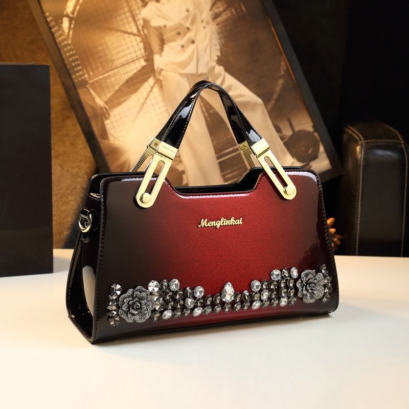Sac fourre-tout pour femme élégant en cuir véritable, orné de clous mode